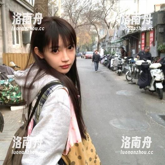 Xiuren秀人网-伊小七MoMo Xiuren秀人网 - 伊小七MoMo的写真集更新来了,看姐姐如何展现独特的魅力