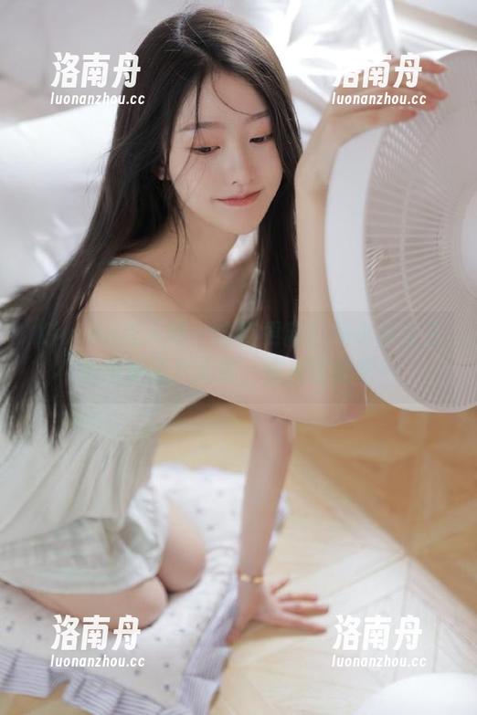 Xiuren秀人网 - 全新更新！吴小小女王的绝美图片大赏，快来围观吧！