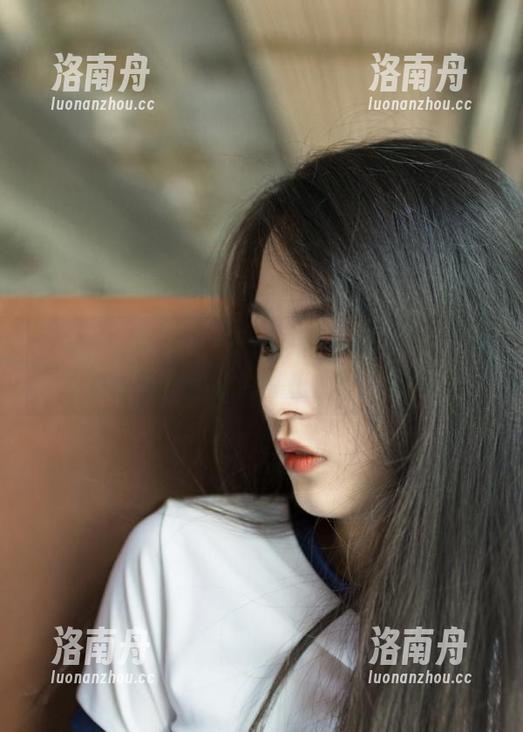 Xiuren秀人网-呆呆的瑞BB Xiuren秀人网 - 走近呆呆的瑞BB,探索她写真作品中的秘密与原图细节