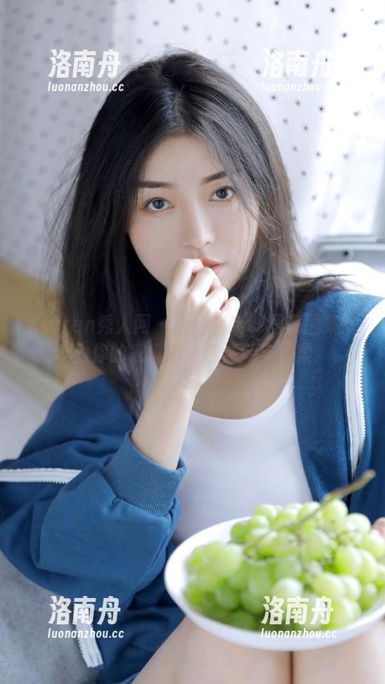 Xiuren秀人网-夏甜甜 Xiuren秀人网 - 夏甜甜定制居家图集:为你的家增添一抹清新与温柔