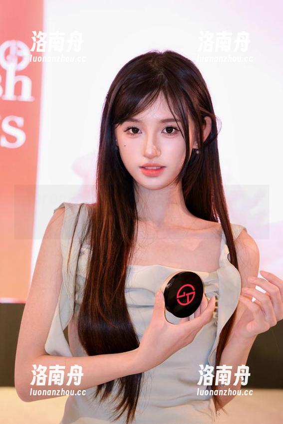 Xiuren秀人网-小乔babyb Xiuren秀人网 - 小乔babyb天台写真合集:无圣光下的清新自然之美