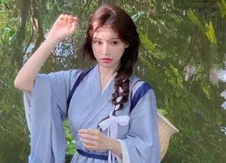 Xiuren秀人网 – 悦悦姐的制服图集：精选时刻完美展现少女心的无尽可能