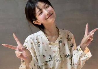Xiuren秀人网 – 让视线停留在戴允祺美腿写真图包上，绝美瞬间分享