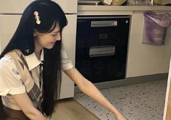 Xiuren秀人网 – 发现戴允祺zoe的最新写真集，肉丝作品令你心动不已！