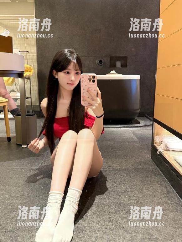 Xiuren秀人网-沐言yanyan Xiuren秀人网 - 腐蚀吧,光影!沐言yanyan旅拍独特的写真图集现场解密