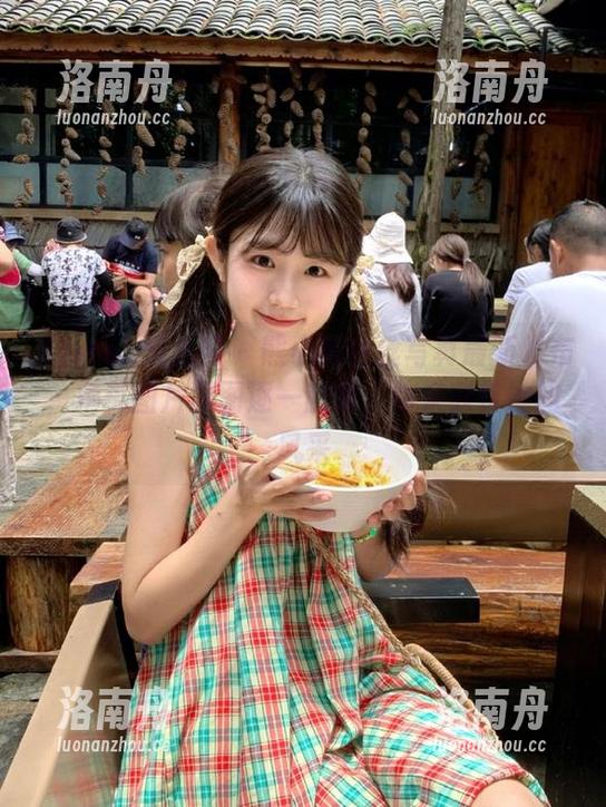 Xiuren秀人网 - 熊小诺白丝写真最新发布，精美图片原图逐一解锁，快来欣赏她的风采
