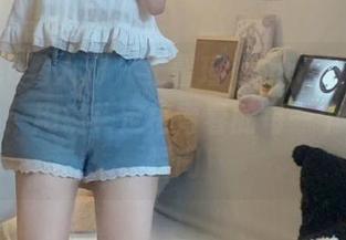 Xiuren秀人网 – 王馨瑶yanni女友写真集精选：用镜头定格青春的每一个微笑与瞬间