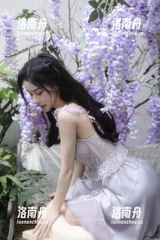 Xiuren秀人网-程程程 Xiuren秀人网 - 舞动青春,程程程的校服福利写真作品等你来欣赏!