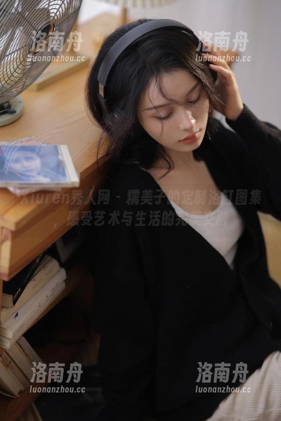 Xiuren秀人网-糯美子 Xiuren秀人网 - 糯美子的定制浴缸图集,感受艺术与生活的完美交融