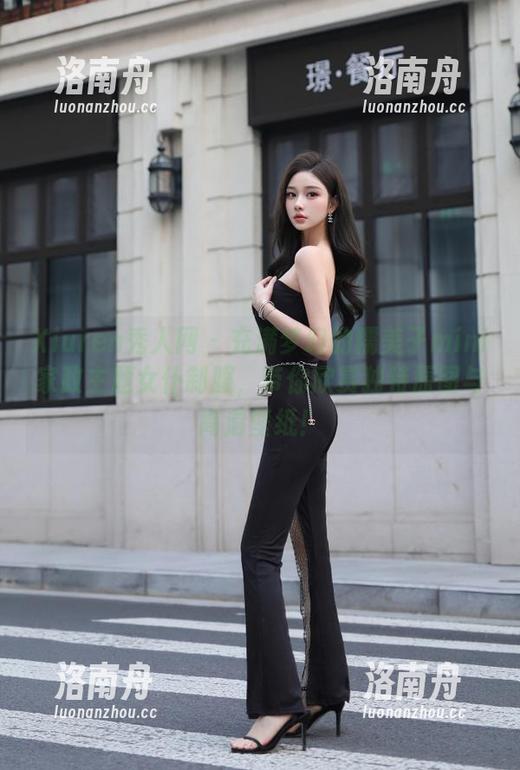 Xiuren秀人网 - 充满梦幻的糯美子mini家政主题女仆制服，带你欣赏独特原图与高清壁纸！