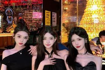 Xiuren秀人网 – 萌白酱兔女郎高清图集，感受甜美与俏皮的完美结合