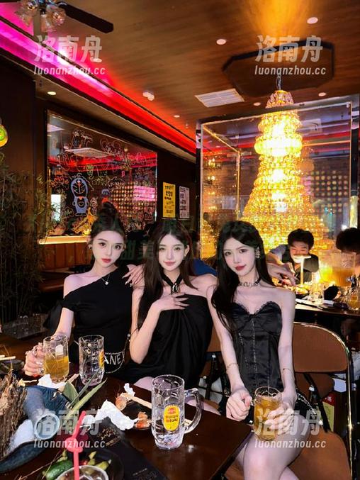 Xiuren秀人网-萌白酱 Xiuren秀人网 - 萌白酱兔女郎高清图集,感受甜美与俏皮的完美结合