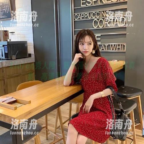 Xiuren秀人网-陈雅漫VICKY Xiuren秀人网 - 陈雅漫VICKY婚纱写真集:高清呈现甜美爱情的瞬间