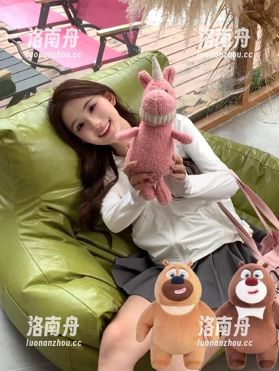 Xiuren秀人网-雨儿酱eve Xiuren秀人网 - 浪漫浴缸回忆:雨儿酱eve写真作品集分享她的故事