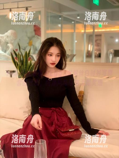 YouMi尤蜜荟-Egg_尤妮丝 YouMi尤蜜荟 - Egg_尤妮丝白衬衫写真套图分享,纯净风格带来无限灵感