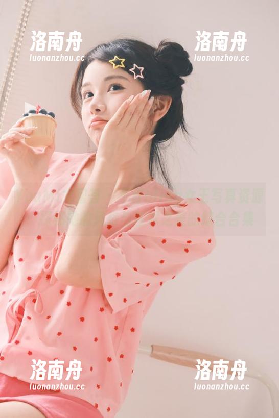 YouMi尤蜜荟-不柠bling YouMi尤蜜荟 - 不柠bling女王写真资源:探秘她的风格与艺术之美的综合合集