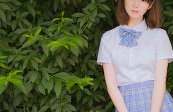 YouMi尤蜜荟 – 原图曝光：朱可儿Flora泳池里的那些搞笑瞬间，快来围观最新自拍！