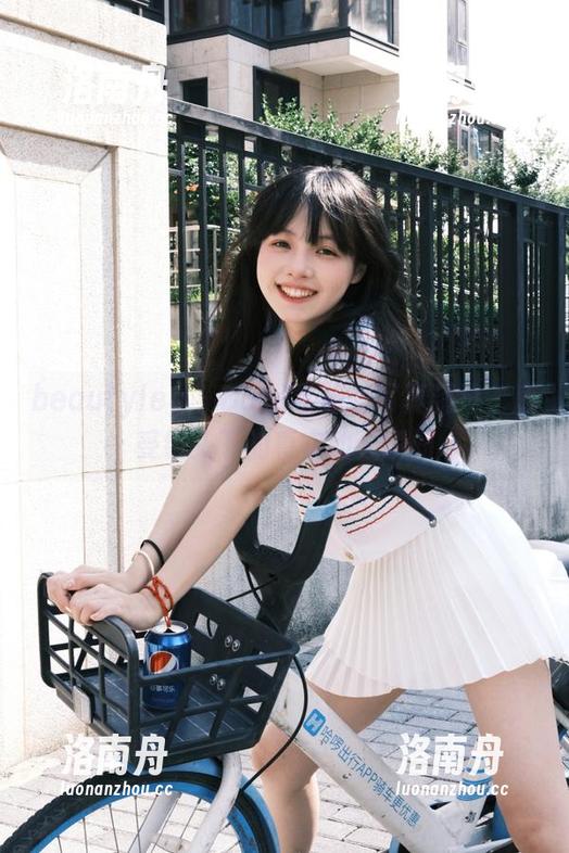 beautyleg-Dora beautyleg - Dora学姐的写真精选,感受镜头下的真实动人瞬间