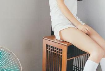 beautyleg – Iris眼镜：高清美图展现她独特的视角与个性