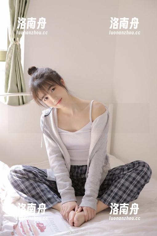 beautyleg-Minnie beautyleg - Minnie学姐的写真世界:每一件作品都是她心灵的独白与表达