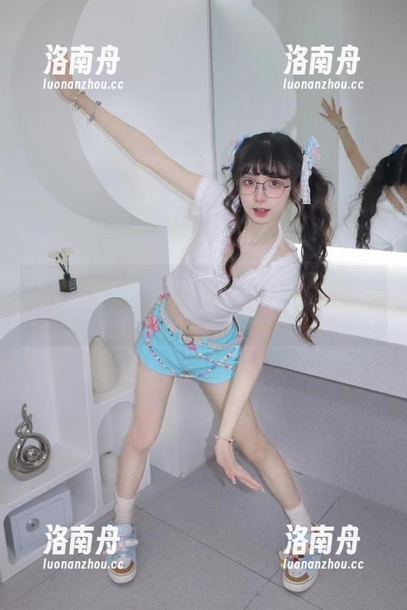 beautyleg-Vanessa beautyleg - 高清美图呈现:Vanessa的皮衣风格,时尚与优雅的完美结合