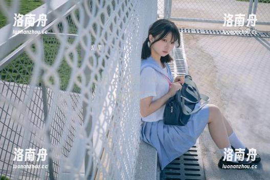 beautyleg-Xin beautyleg - 无需花费,下载Xin的美腿图册,尽享极致美感,我的秘密武器!