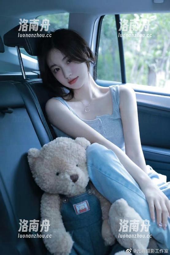 beautyleg-赵芸 beautyleg - 关注赵芸的最新美腿套图更新,尽享她的时尚魅力