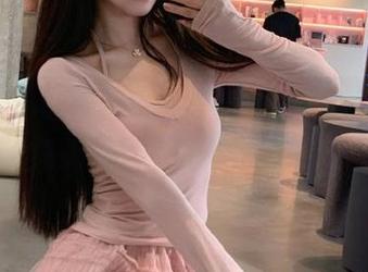 pans – 让我们一起欣赏妮妮的美腿写真作品，免费下载并收藏她的魅力瞬间！