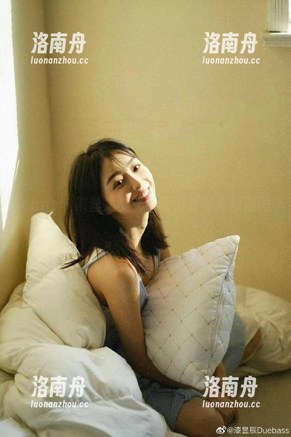 pans-小柔 pans - 黑丝之美:小柔最新写真原图图集分享