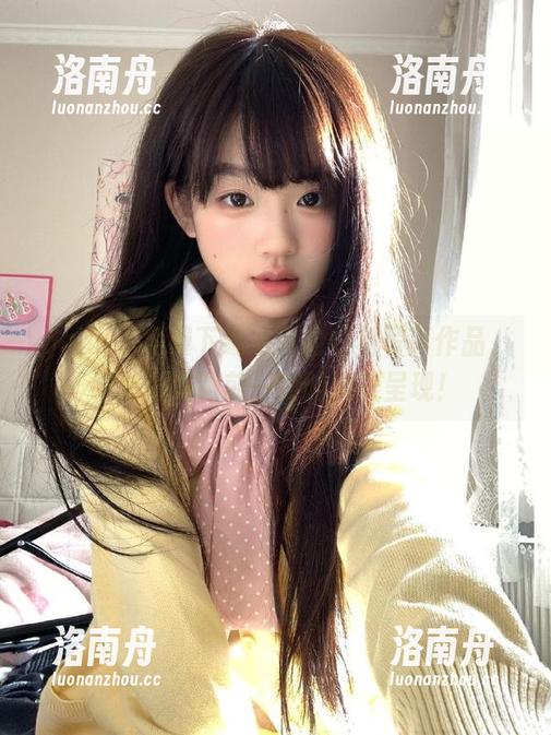 pans-木木 pans - 免费下载木木的红裙写真作品,绝对让你眼前一亮的精美呈现!