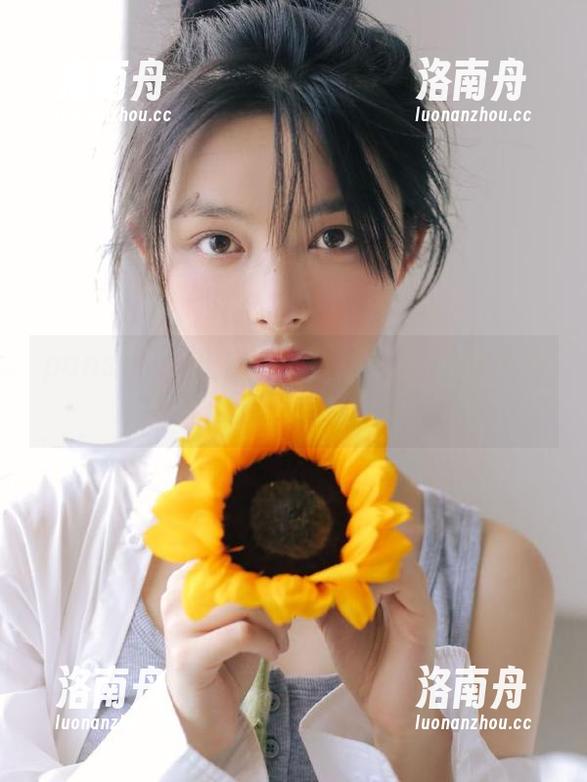 pans-熙熙 pans - 美图作品专辑:熙熙礼服展现无尽魅力与风情