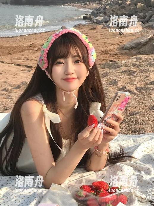 微密圈 - 感受不爱笑的赛琳的艺术气息，奶牛女仆主题写真与壁纸合集！