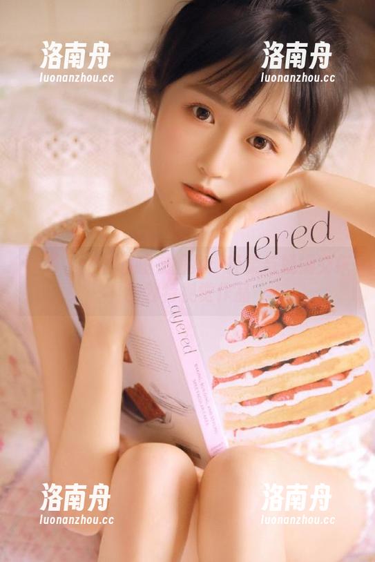 丽柜 - 伊园的睡衣图集：轻柔与妩媚交织的独特视觉作品