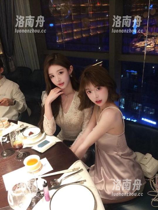 丽柜-小戈 丽柜 - 专属小戈:引人入胜的肉丝写真合集,精致套图让你爱不释手
