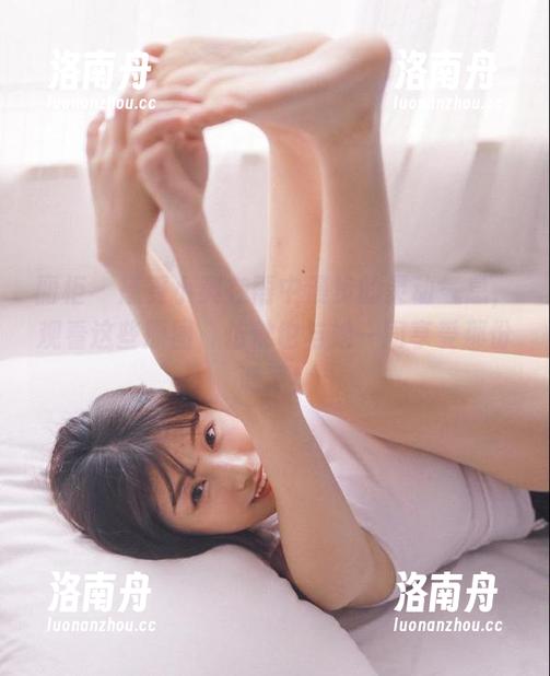 丽柜-小爽 丽柜 - 感受小爽在雨中漫步的灵动气息,观看这些原图,仿佛也与她一同享受那份清凉!