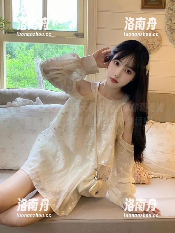 丽柜-潘朵拉 丽柜 - 潘朵拉携手天使主题,带你观看她最新写真,唤醒内心的童话梦境!