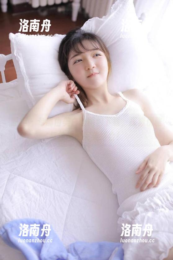 丽柜-由美 丽柜 - 专属由美白丝图包下载,探索优雅与性感的完美结合!