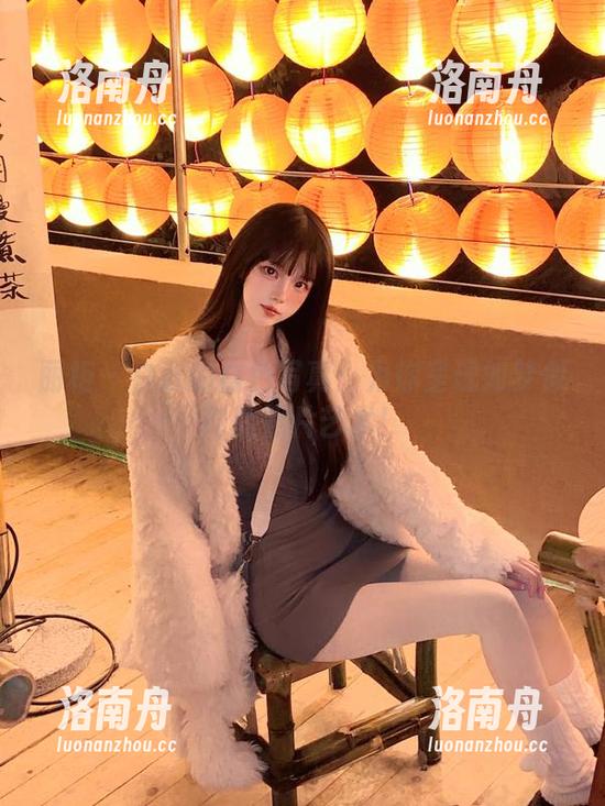 丽柜-白云 丽柜 - 白云的白色写真:为你呈现如梦似幻的照片艺术!