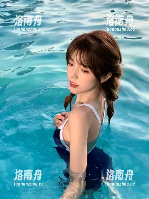 丽柜-菲菲 丽柜 - 从菲菲的镜头看牛仔裤:精彩免费作品等你来欣赏!