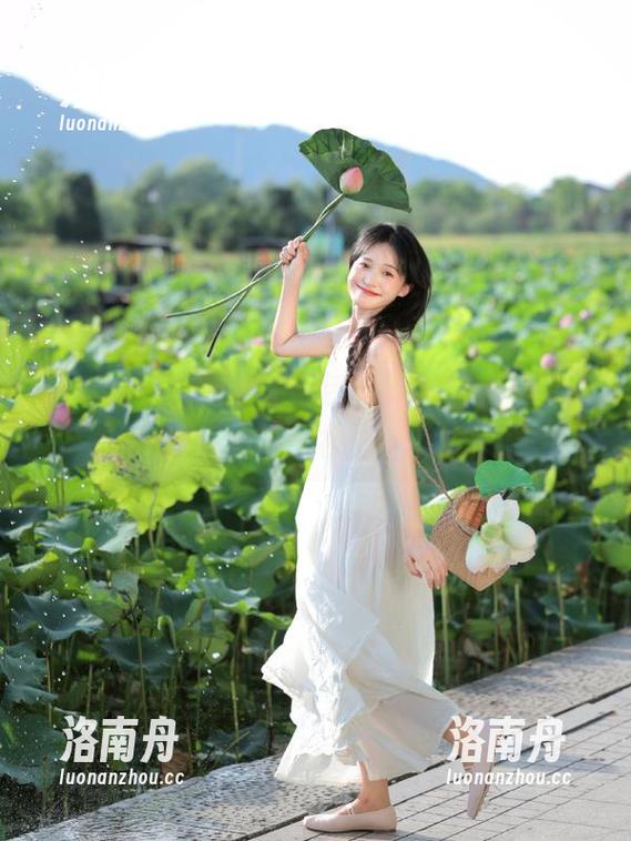 丽柜-蕊蕊 丽柜 - 探索蕊蕊的白色写真,完美美图资源为你带来视觉盛宴!