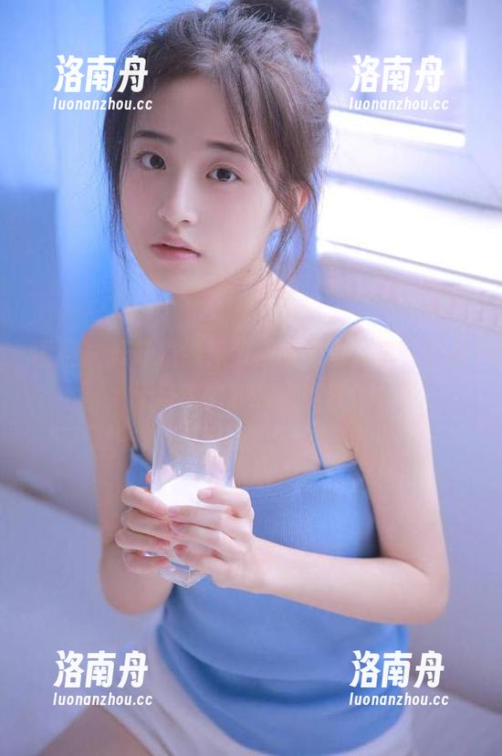 丽柜-轩轩 丽柜 - 轩轩婚纱照片合集免费分享,带来无与伦比的视觉盛宴!