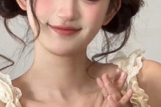 丽柜 – 不为人知的露露秘密：她的写真照片展现了怎样的另一面？