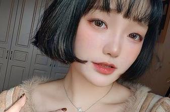 无法抗拒的可爱，云溪溪的写真作品免费下载，让你心动