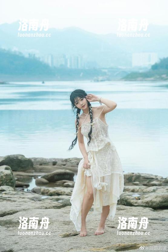云溪溪 油亮图集分享:云溪溪将生活的美好轻松铭刻分享