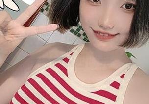 云溪溪全新校服图包分享，穿越回那段无忧的校园时光