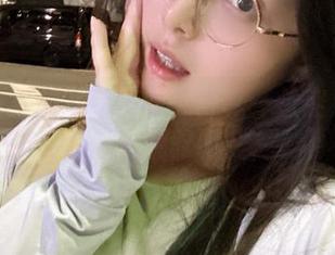 你夏夏空姐写真欣赏：分享一位空姐的时尚与优雅蜕变