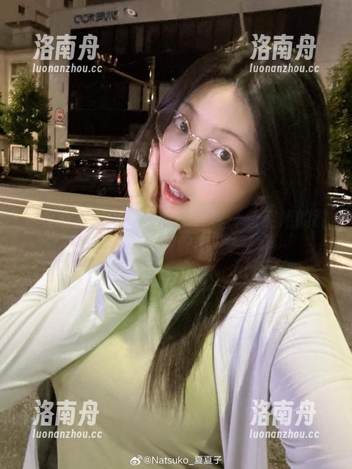你夏夏 你夏夏空姐写真欣赏:分享一位空姐的时尚与优雅蜕变