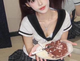 微密圈 – 无圣光水手服拍摄合集，俏妞t的迷人瞬间让人心动