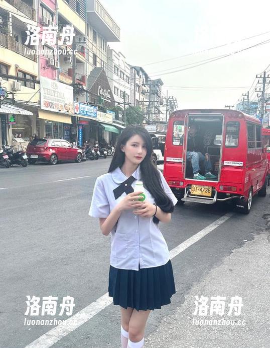 克拉女神-周迪 克拉女神 - 超萌周迪短裙写真照片合集,洋溢着青春气息,快来感受这份快乐吧!