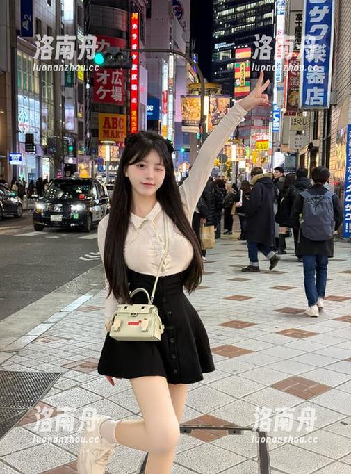 克拉女神-大阳 克拉女神 - 大阳女神最新写真作品更新,让你的视觉盛宴再添一笔!